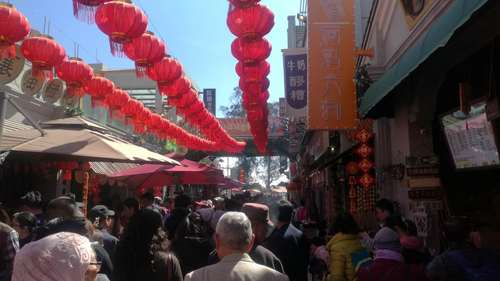 闹市                                        作者：马敏龙