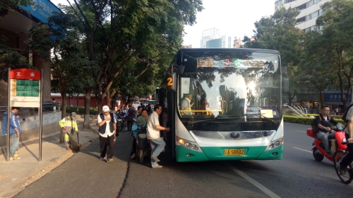 加大路检路查力度，全面提升公交优质服务 (1)